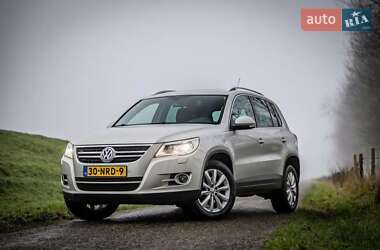 Позашляховик / Кросовер Volkswagen Tiguan 2010 в 
