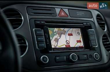 Позашляховик / Кросовер Volkswagen Tiguan 2010 в 