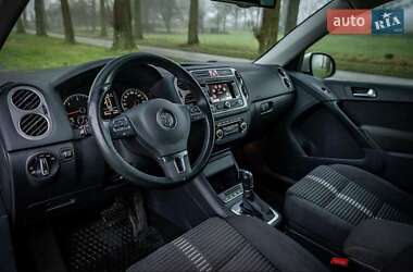 Позашляховик / Кросовер Volkswagen Tiguan 2010 в 