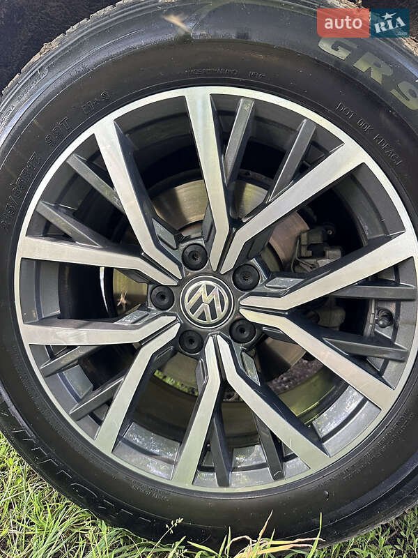 Внедорожник / Кроссовер Volkswagen Tiguan 2018 в Лохвице
