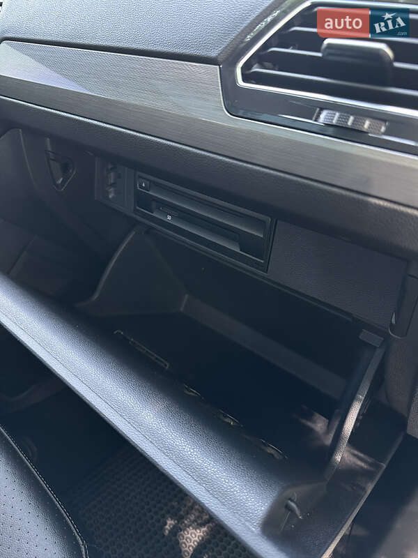 Внедорожник / Кроссовер Volkswagen Tiguan 2018 в Лохвице