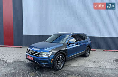 Внедорожник / Кроссовер Volkswagen Tiguan 2018 в 
