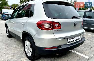 Внедорожник / Кроссовер Volkswagen Tiguan 2010 в 