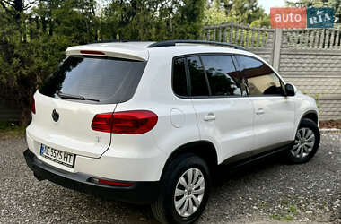 Позашляховик / Кросовер Volkswagen Tiguan 2013 в 