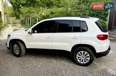 Позашляховик / Кросовер Volkswagen Tiguan 2013 в 