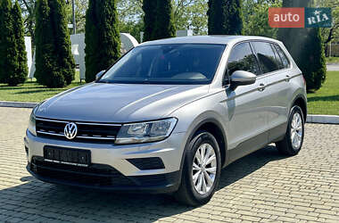 Позашляховик / Кросовер Volkswagen Tiguan 2016 в Одесі