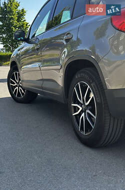 Внедорожник / Кроссовер Volkswagen Tiguan 2008 в Надворной