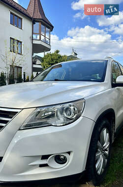 Позашляховик / Кросовер Volkswagen Tiguan 2010 в Львові