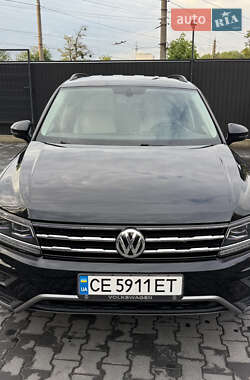 Внедорожник / Кроссовер Volkswagen Tiguan 2017 в Черновцах