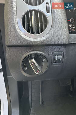 Внедорожник / Кроссовер Volkswagen Tiguan 2013 в 