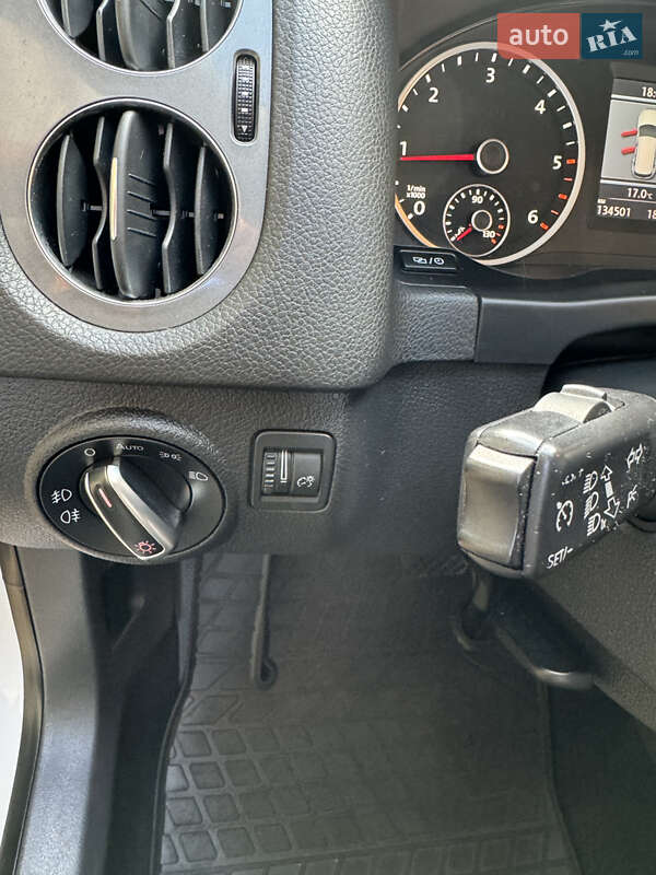 Внедорожник / Кроссовер Volkswagen Tiguan 2013 в Хусте