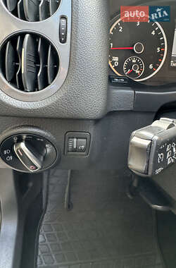 Внедорожник / Кроссовер Volkswagen Tiguan 2013 в 