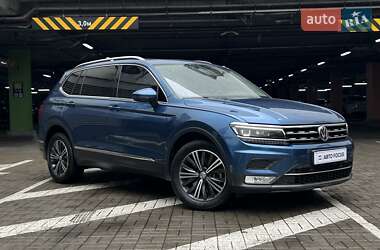 Внедорожник / Кроссовер Volkswagen Tiguan 2017 в Киеве