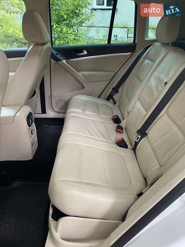 Внедорожник / Кроссовер Volkswagen Tiguan 2012 в Львове
