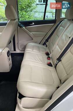Позашляховик / Кросовер Volkswagen Tiguan 2012 в 