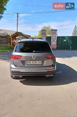 Внедорожник / Кроссовер Volkswagen Tiguan 2018 в 