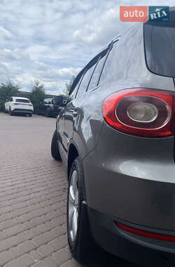Внедорожник / Кроссовер Volkswagen Tiguan 2010 в 