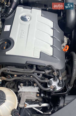 Внедорожник / Кроссовер Volkswagen Tiguan 2010 в 