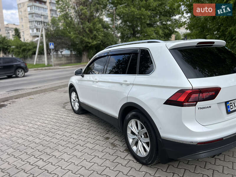 Внедорожник / Кроссовер Volkswagen Tiguan 2019 в Хмельницком