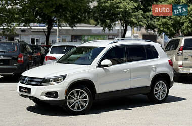 Внедорожник / Кроссовер Volkswagen Tiguan 2013 в 