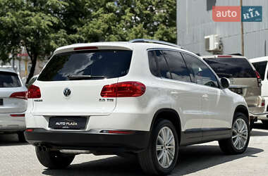 Внедорожник / Кроссовер Volkswagen Tiguan 2013 в 