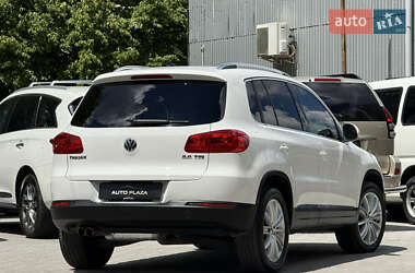 Внедорожник / Кроссовер Volkswagen Tiguan 2013 в 