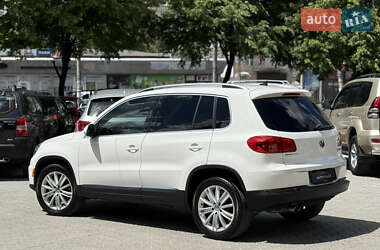 Внедорожник / Кроссовер Volkswagen Tiguan 2013 в 