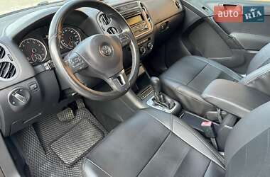 Внедорожник / Кроссовер Volkswagen Tiguan 2012 в 