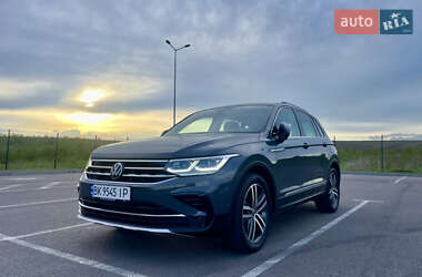Внедорожник / Кроссовер Volkswagen Tiguan 2021 в Ровно