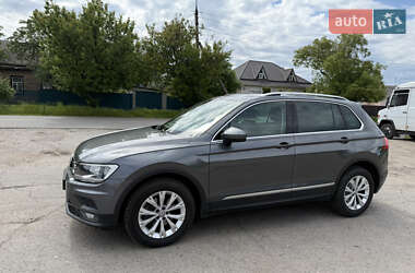 Внедорожник / Кроссовер Volkswagen Tiguan 2018 в 