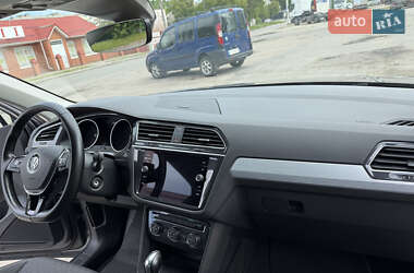 Внедорожник / Кроссовер Volkswagen Tiguan 2018 в 
