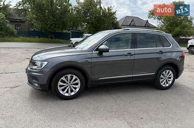 Внедорожник / Кроссовер Volkswagen Tiguan 2018 в 