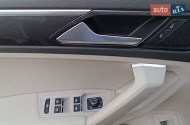 Позашляховик / Кросовер Volkswagen Tiguan 2017 в 