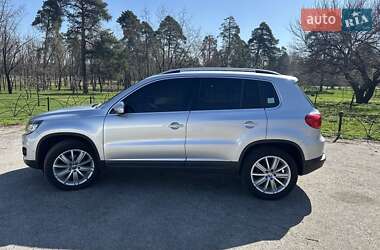Позашляховик / Кросовер Volkswagen Tiguan 2016 в Києві
