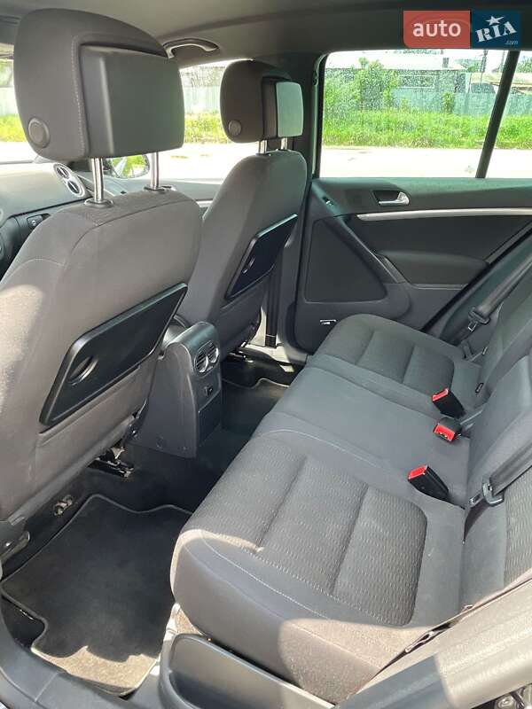 Внедорожник / Кроссовер Volkswagen Tiguan 2015 в Дрогобыче