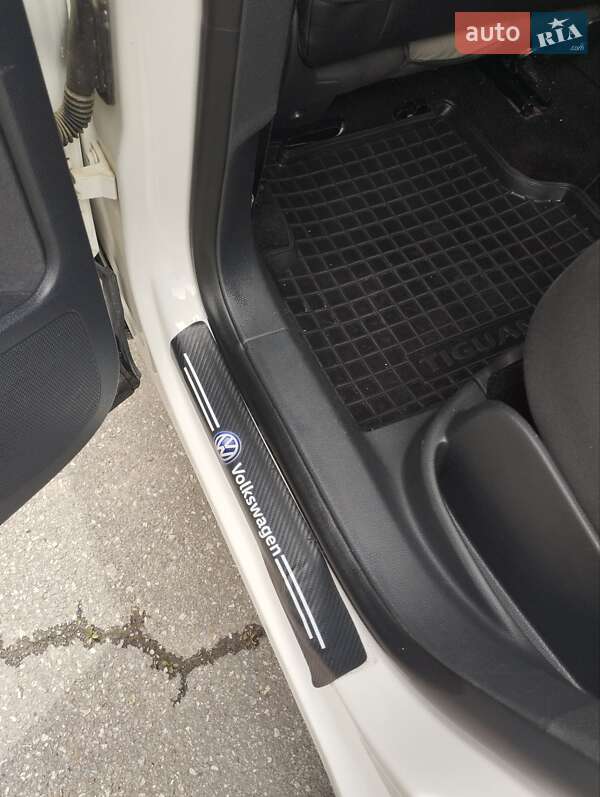 Позашляховик / Кросовер Volkswagen Tiguan 2011 в Тячеві