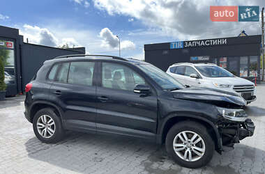 Позашляховик / Кросовер Volkswagen Tiguan 2016 в 