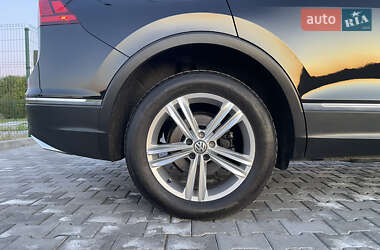 Внедорожник / Кроссовер Volkswagen Tiguan 2018 в 