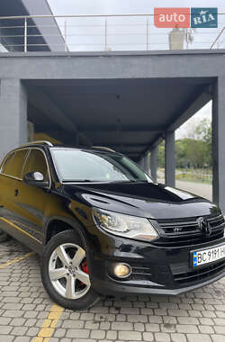 Позашляховик / Кросовер Volkswagen Tiguan 2011 в 