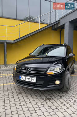 Позашляховик / Кросовер Volkswagen Tiguan 2011 в 
