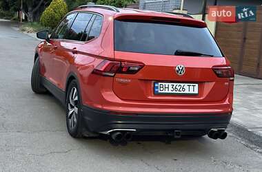 Позашляховик / Кросовер Volkswagen Tiguan 2017 в Одесі