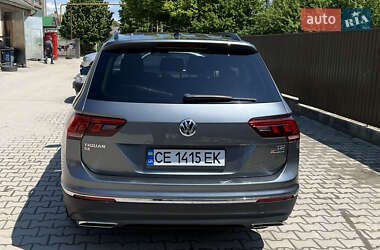 Внедорожник / Кроссовер Volkswagen Tiguan 2017 в 