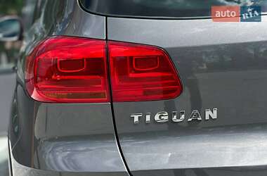 Позашляховик / Кросовер Volkswagen Tiguan 2013 в 
