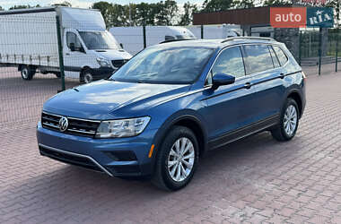Позашляховик / Кросовер Volkswagen Tiguan 2019 в 