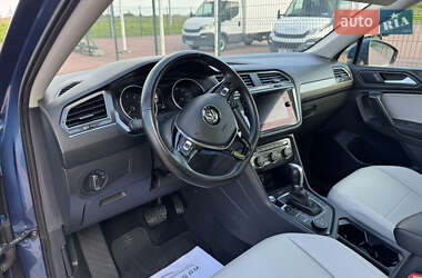 Позашляховик / Кросовер Volkswagen Tiguan 2019 в 