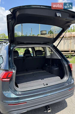 Позашляховик / Кросовер Volkswagen Tiguan 2017 в 