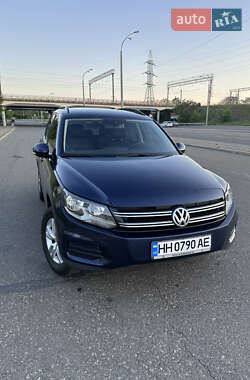 Внедорожник / Кроссовер Volkswagen Tiguan 2016 в Одессе