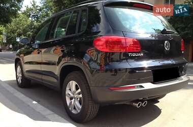 Внедорожник / Кроссовер Volkswagen Tiguan 2015 в 