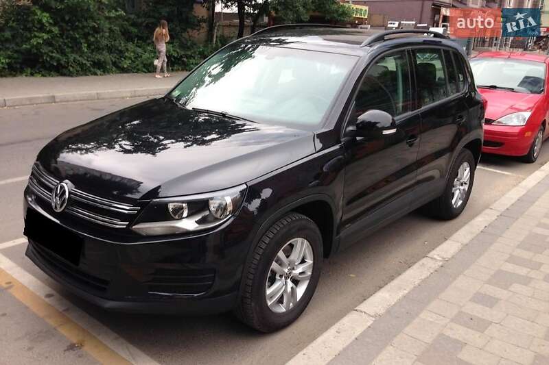 Внедорожник / Кроссовер Volkswagen Tiguan 2015 в 