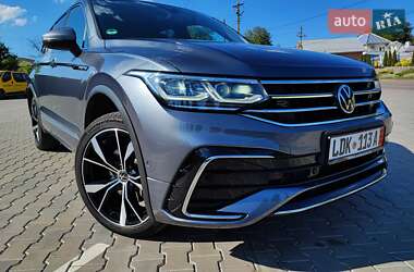 Внедорожник / Кроссовер Volkswagen Tiguan 2021 в 